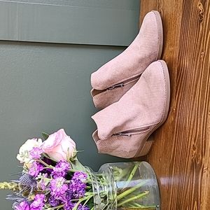 Universal Threads- Taupe Ankle Booties- Lightly Worn